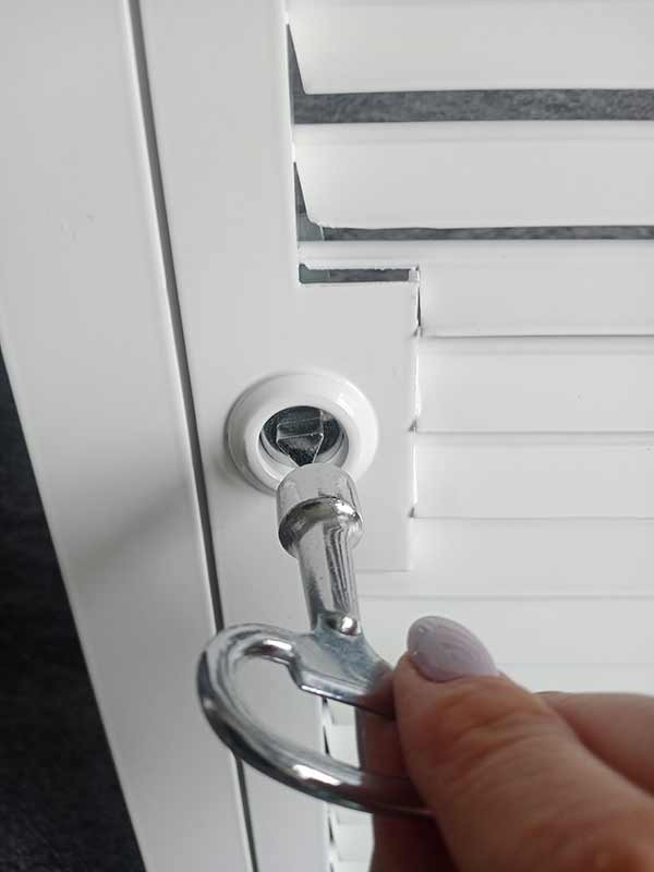 Люк ревизионный с нерегулируемыми ламелями Л-ОГРН-Г